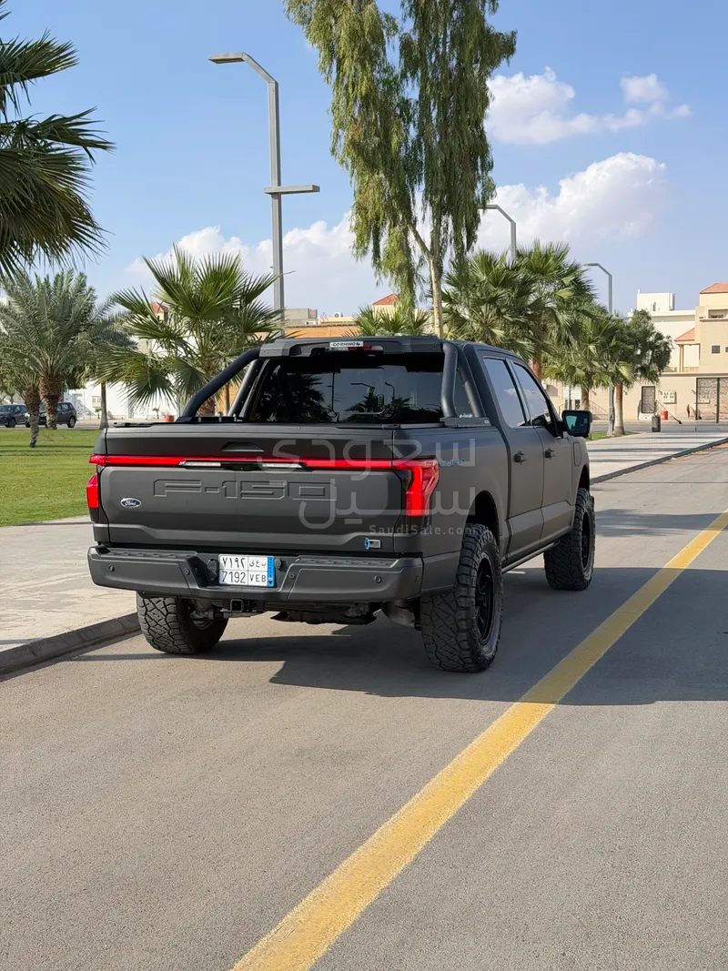 2023 فورد اف 150