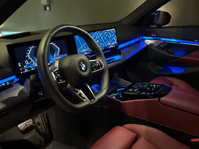 2024 بي ام دبليو الفئة الخامسة 520 أي إم كت