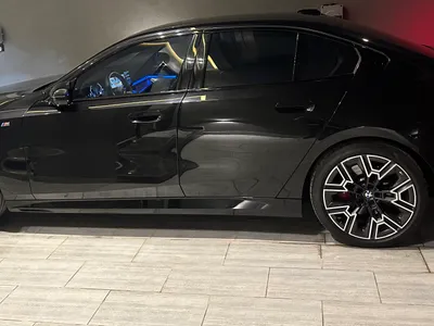 2024 بي ام دبليو الفئة الخامسة 520 أي إم كت