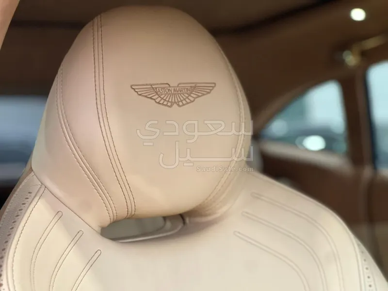 2021 استون مارتن دي بي اكس 550