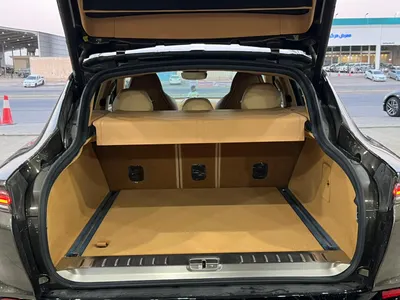 2021 استون مارتن دي بي اكس 550