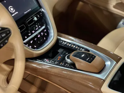 2021 استون مارتن دي بي اكس 550