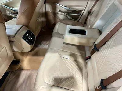 2021 استون مارتن دي بي اكس 550