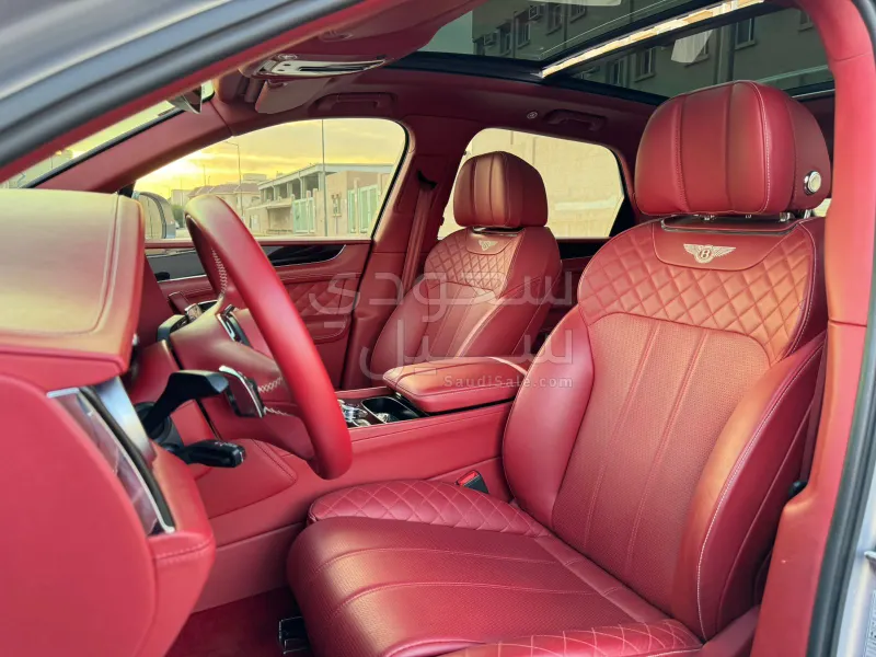 2017 بنتلي بنتايجا الاصدار الاول