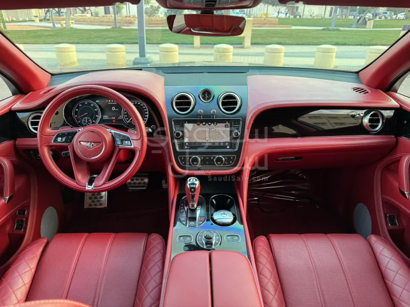 2017 بنتلي بنتايجا الاصدار الاول