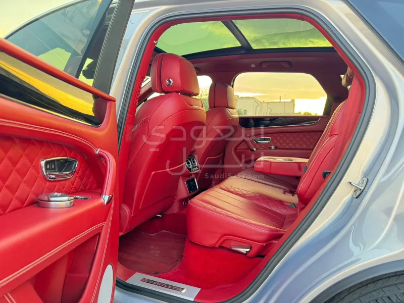 2017 بنتلي بنتايجا الاصدار الاول