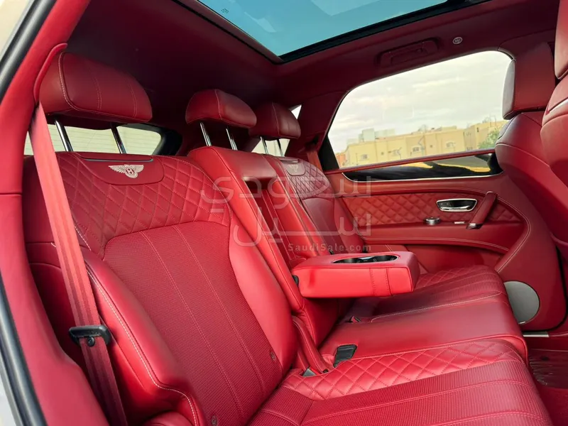 2017 بنتلي بنتايجا الاصدار الاول