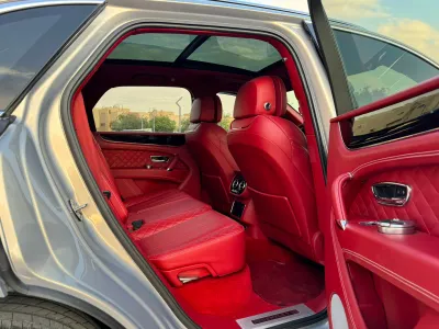 2017 بنتلي بنتايجا الاصدار الاول