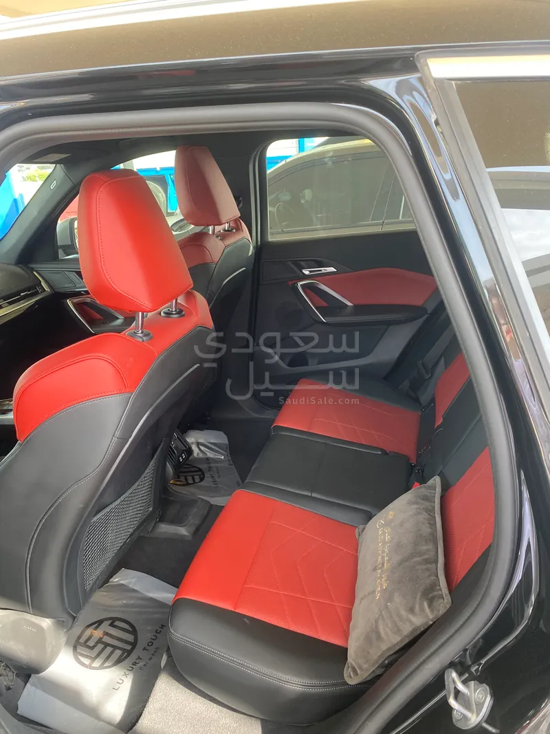 2024 بي ام دبليو الفئة اكس 1