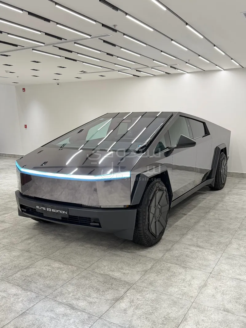 2024 تيسلا سايبر تراك