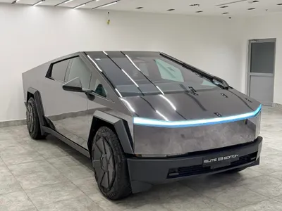 2024 تيسلا سايبر تراك