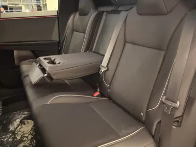 2024 تيسلا سايبر تراك