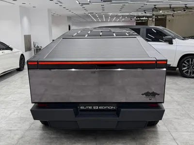 2024 تيسلا سايبر تراك