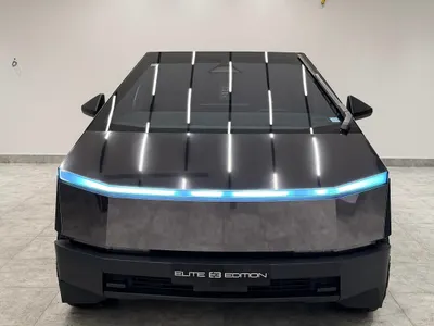 2024 تيسلا سايبر تراك