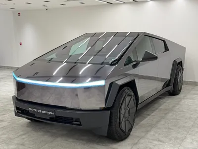 2024 تيسلا سايبر تراك