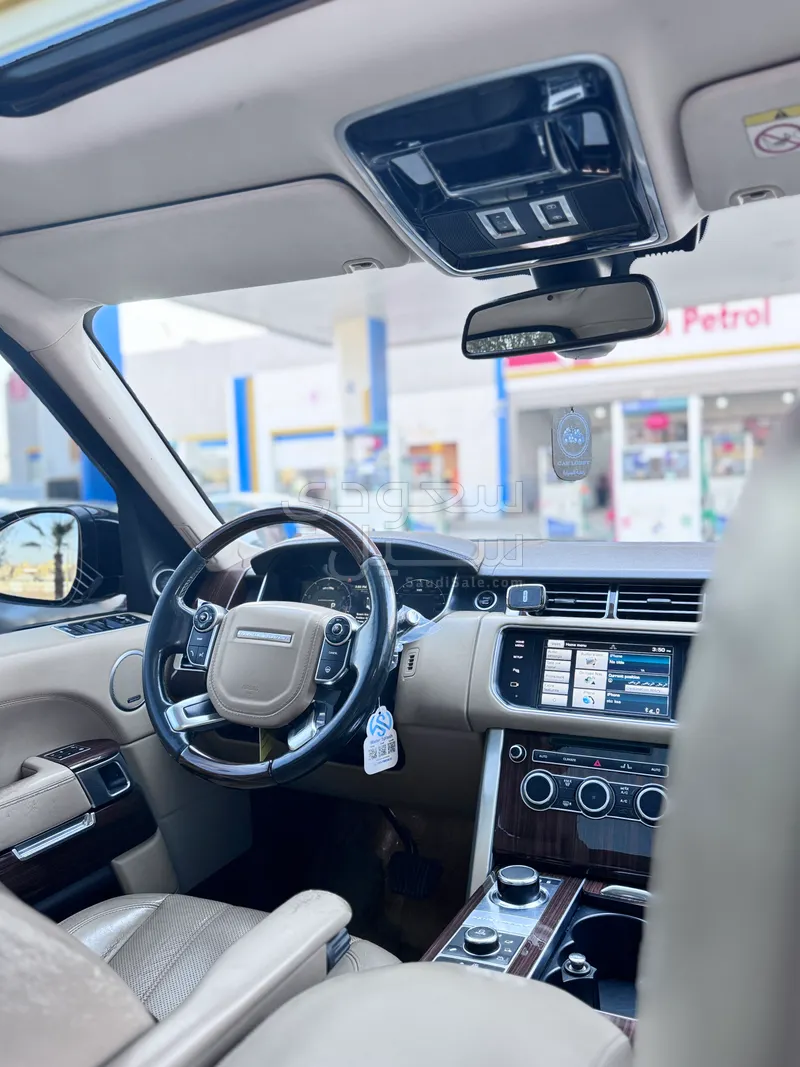 2014 لاند روفر رينج روفر فوج
