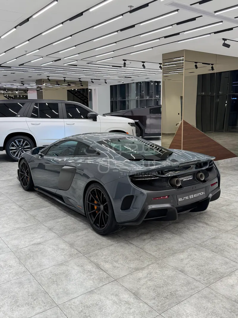 2016 مكلارين 675 إل تي