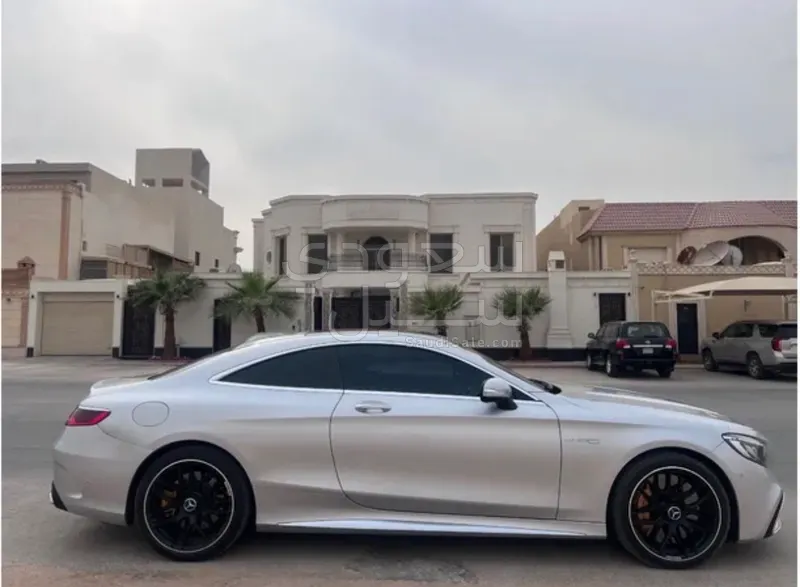 2015 مرسيدس - بنز إس 63 كوبيه