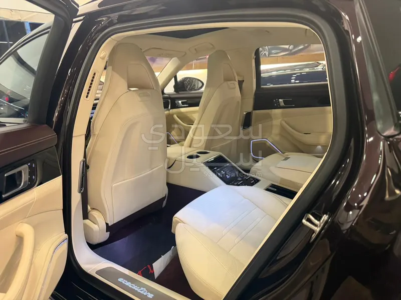 2023 بورش بانميرا 4