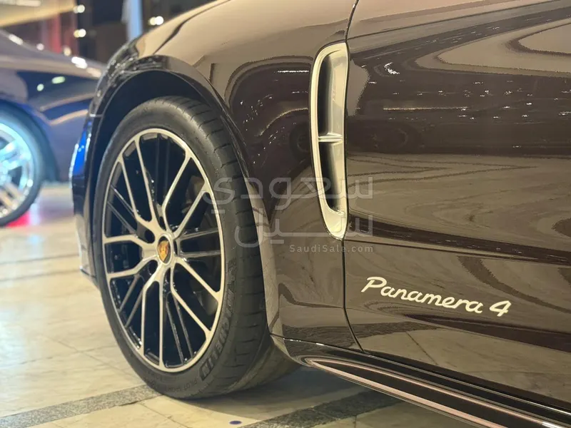 2023 بورش بانميرا 4