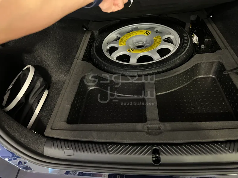 2024 بي ام دبليو الفئة الخامسة 520 أي إم كت