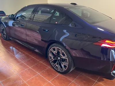 2024 بي ام دبليو الفئة الخامسة 520 أي إم كت