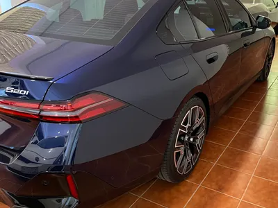 2024 بي ام دبليو الفئة الخامسة 520 أي إم كت