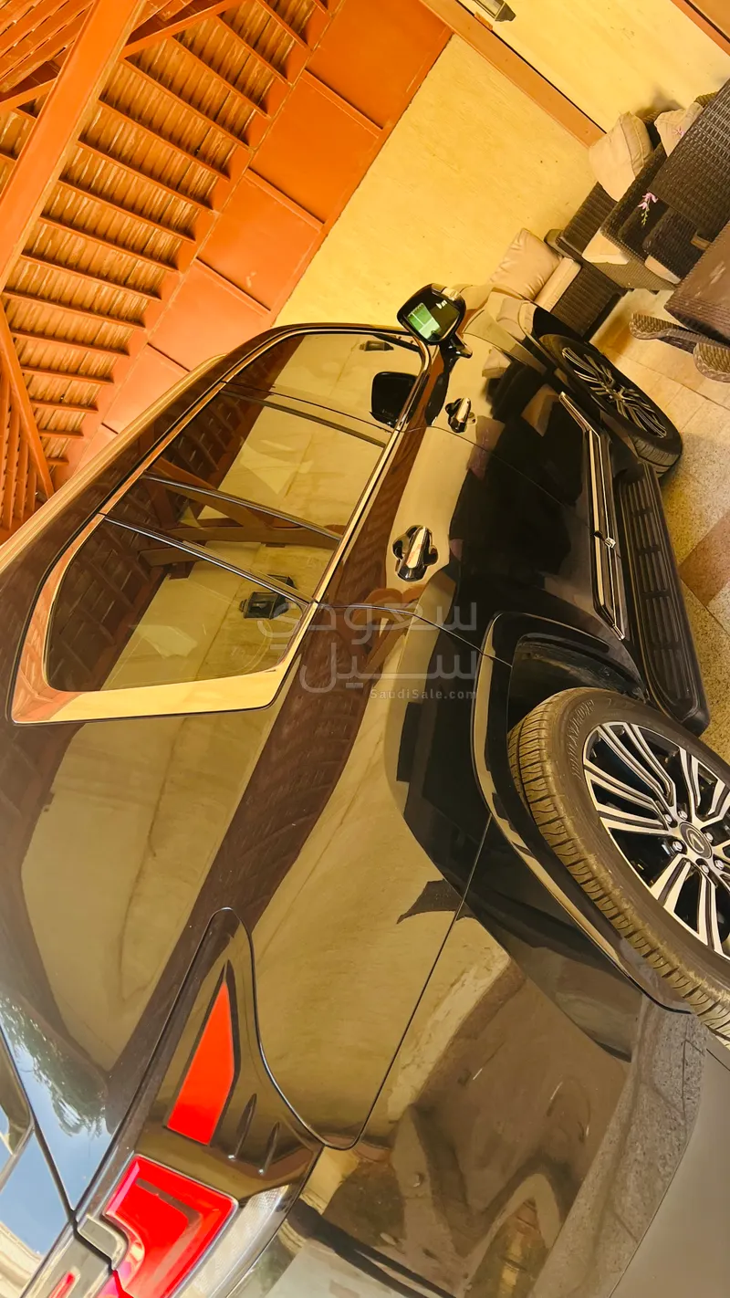 2024 لكزس إل إكس 600