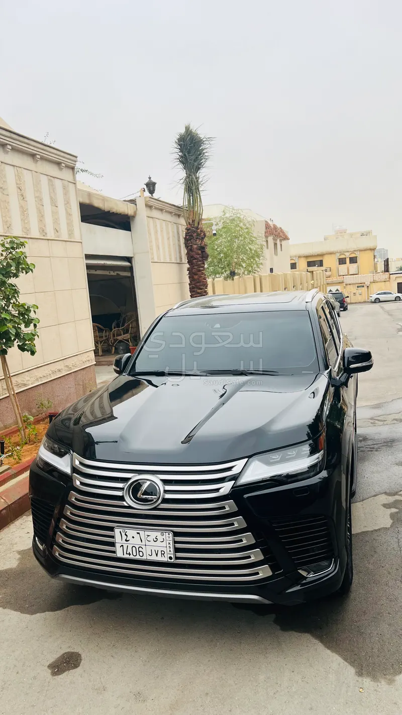 2024 لكزس إل إكس 600