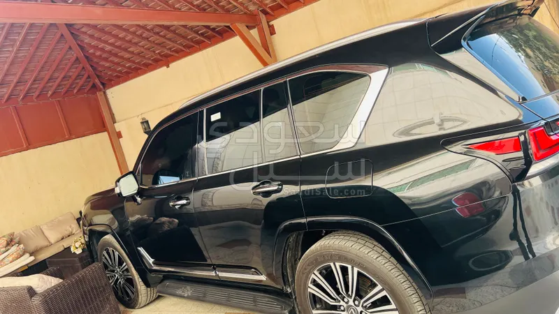 2024 لكزس إل إكس 600