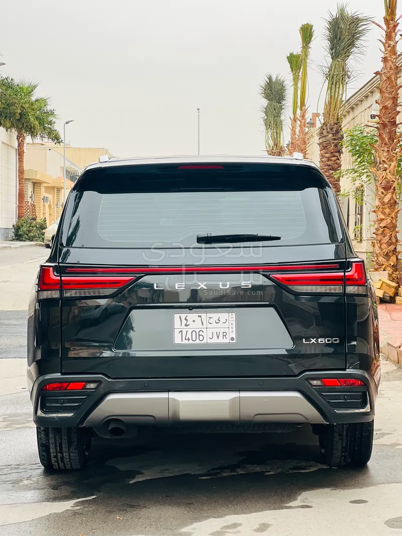 2024 لكزس إل إكس 600