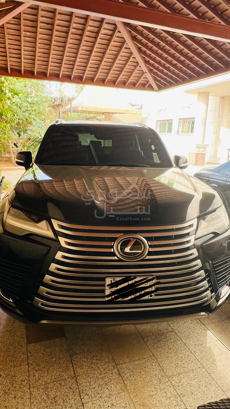 2024 لكزس إل إكس 600