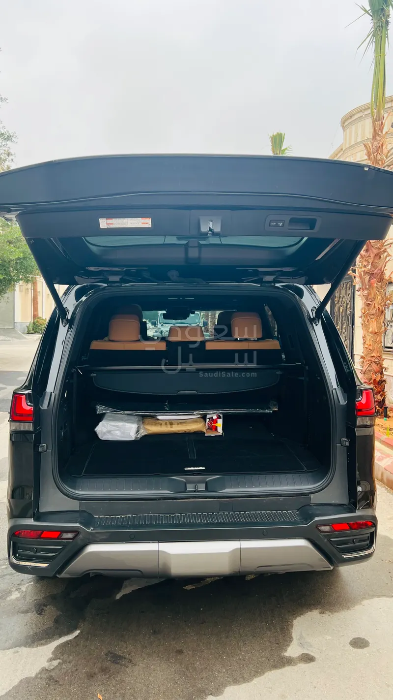 2024 لكزس إل إكس 600