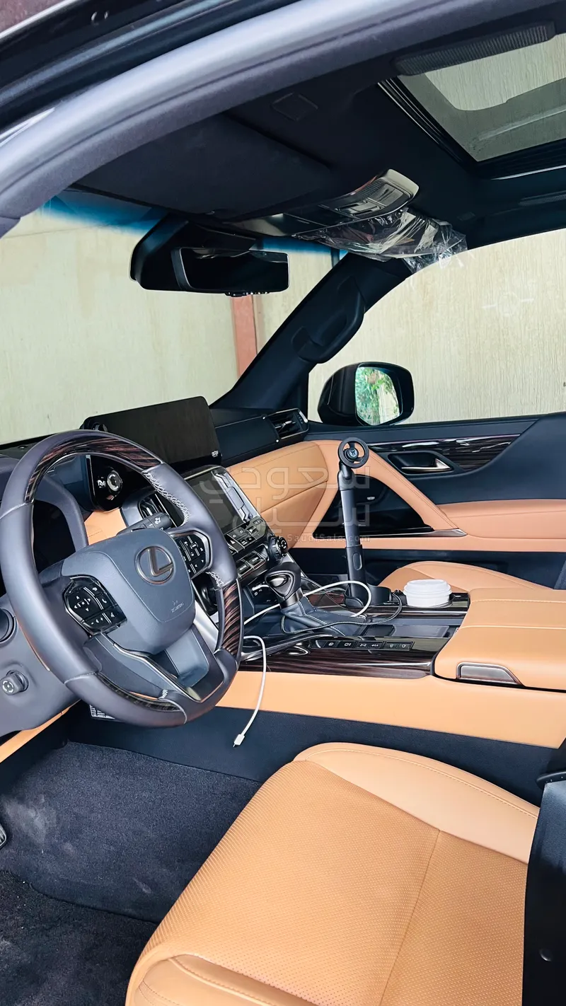 2024 لكزس إل إكس 600