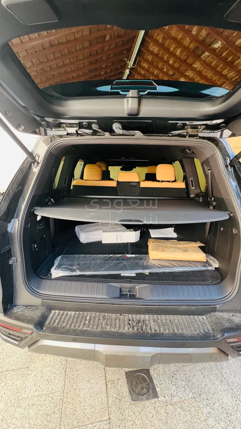 2024 لكزس إل إكس 600