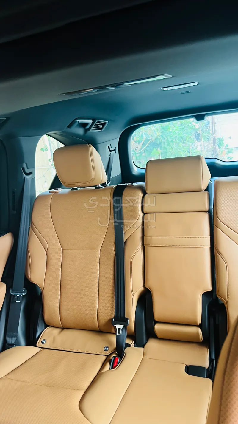 2024 لكزس إل إكس 600