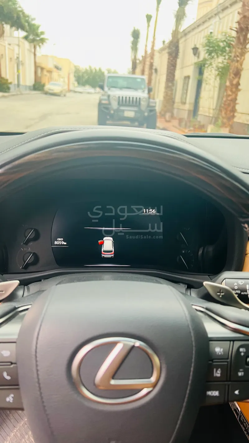 2024 لكزس إل إكس 600