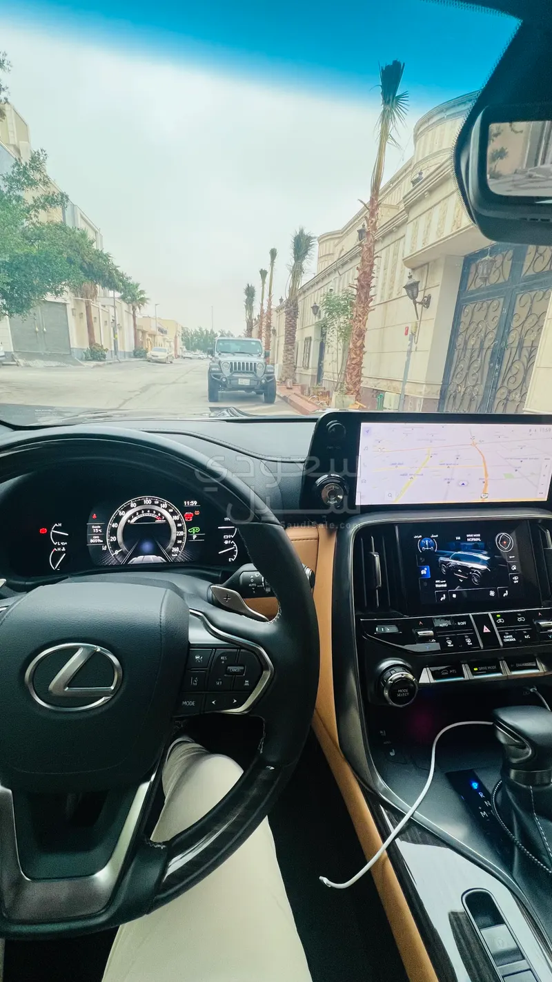 2024 لكزس إل إكس 600