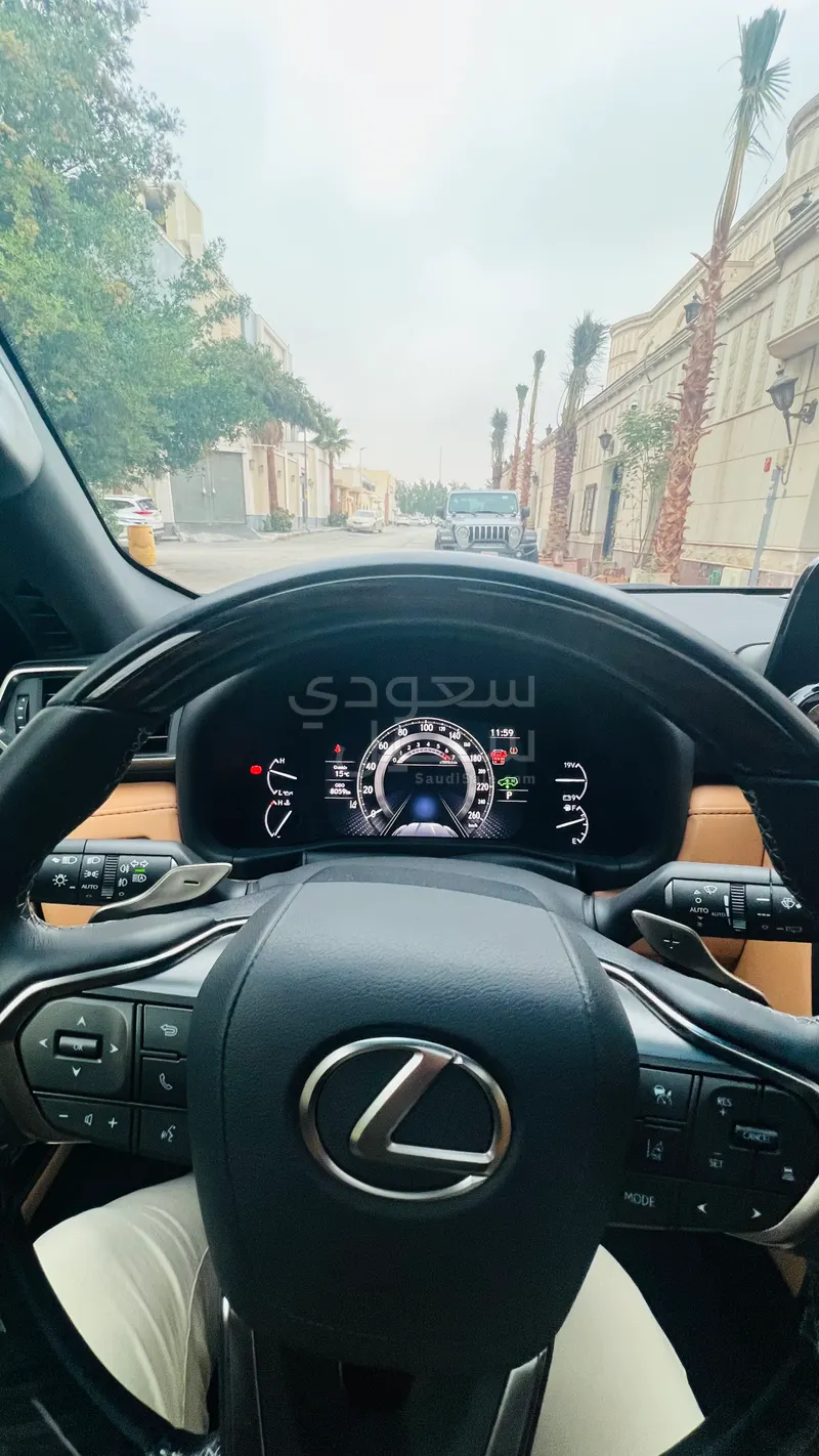 2024 لكزس إل إكس 600