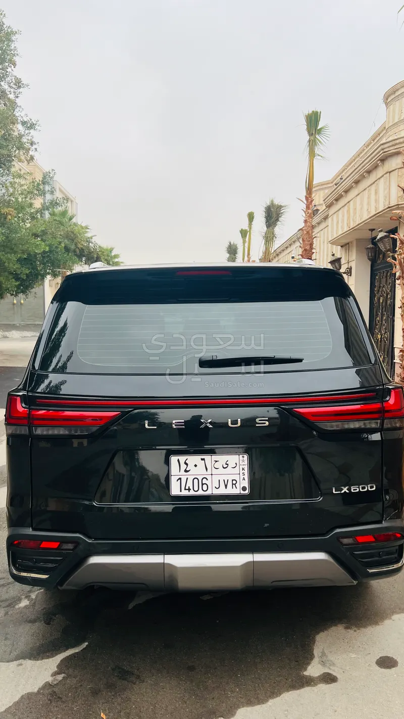 2024 لكزس إل إكس 600