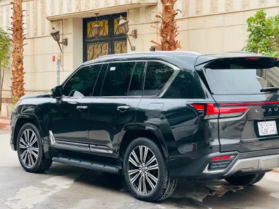 2024 لكزس إل إكس 600