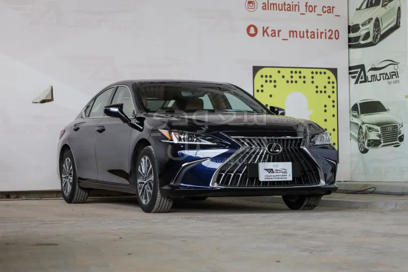 2025 لكزس إي إس 250