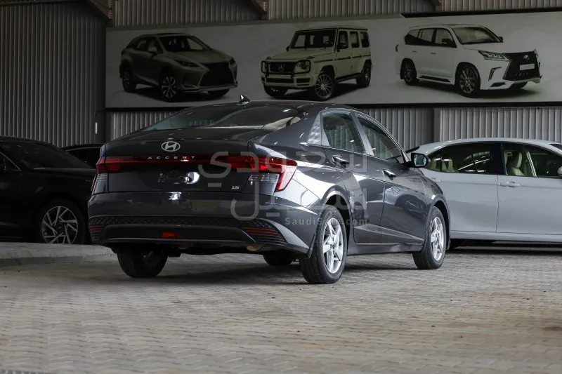 2024 هيونداي اكسنت