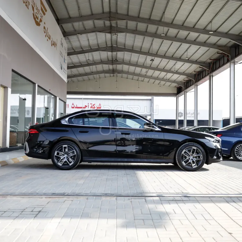 2026 بي ام دبليو الفئة الخامسة 520 أي