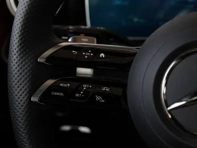 2025 مرسيدس - بنز سي 200