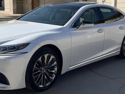 2019 لكزس إل إس 500