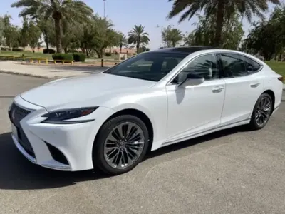 2019 لكزس إل إس 500