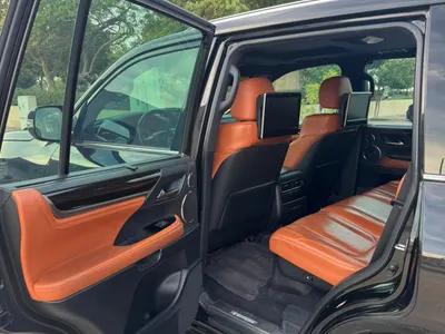 2017 لكزس إل إكس 570