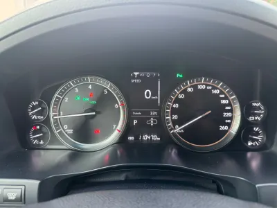 2017 لكزس إل إكس 570