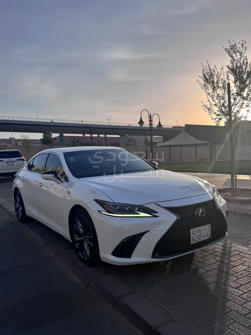 2020 لكزس إي إس 350 اف سبورت
